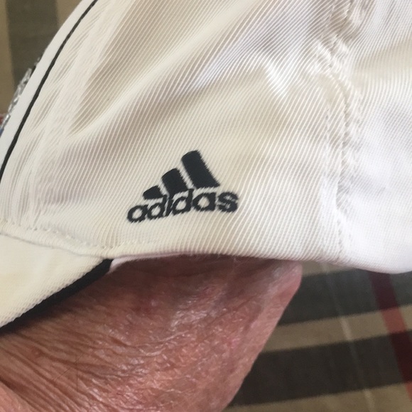 Adidas - Picture 2 of 4